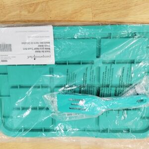 Pampered Chef Snack Bar Maker With Spatula